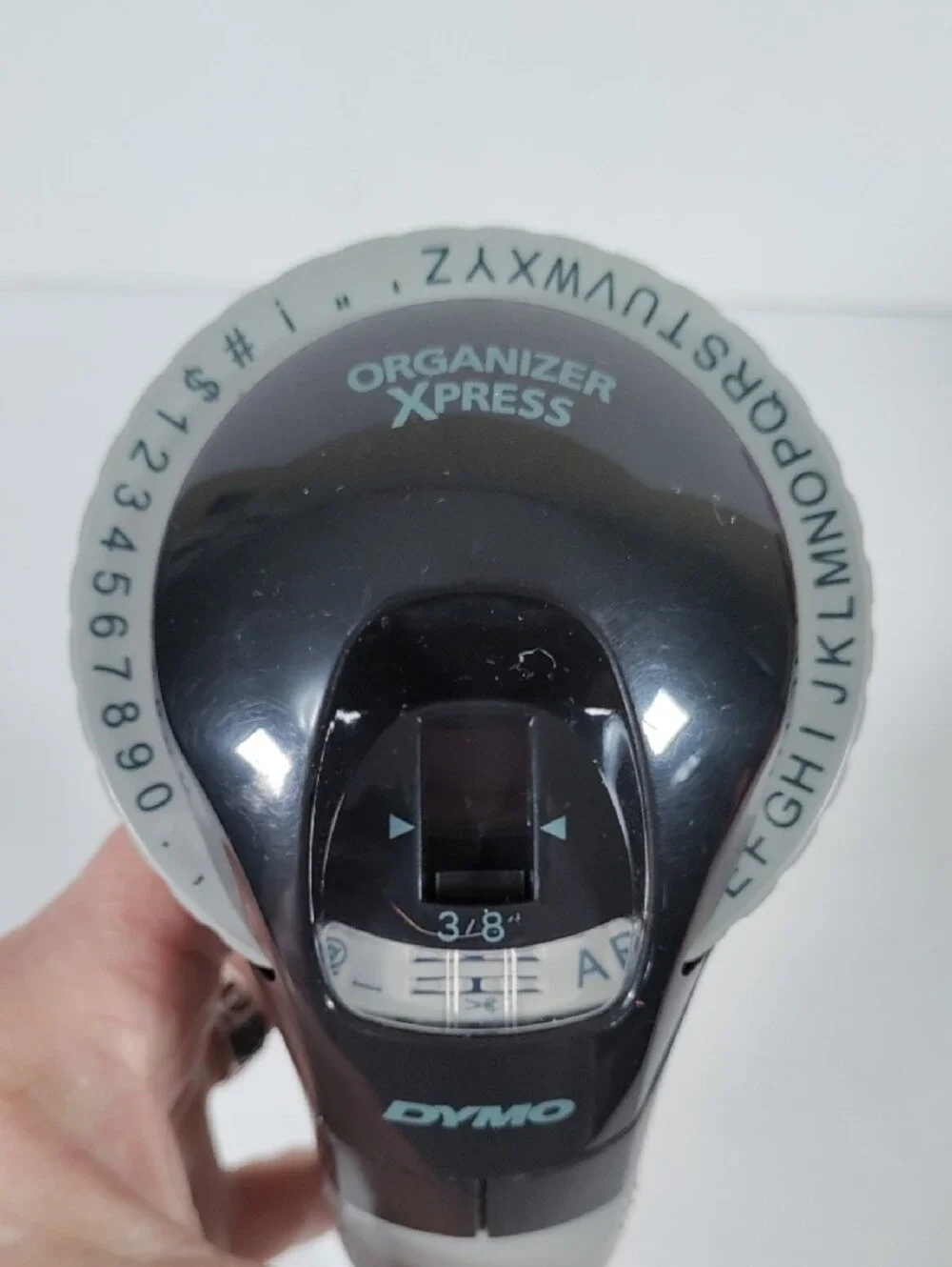 I098 Dymo Handheld Label Embosser with 5 Rolls of Label Tape